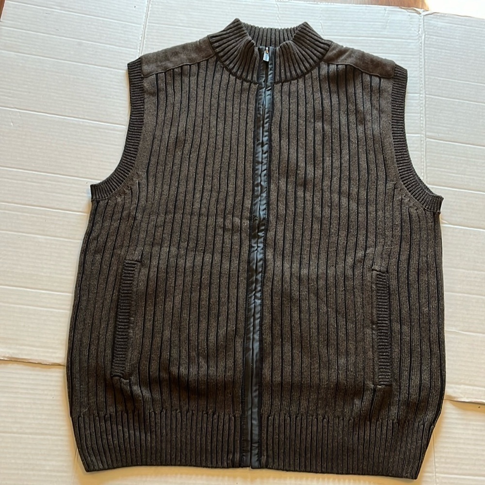 NWT-F/X fusion-L-brown heather-Wide ribbed, full zip, front pockets sweater vest